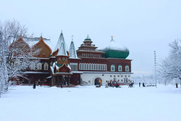 Çar Alexei Mikhailovich Sarayı Kolomenskoye Malikanesinde Kar Yağışı Sonrası Rusya — Stok fotoğraf