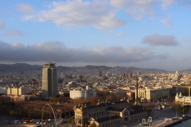 Barselona 'nın akşam manzarası teleferik, Katalonya, İspanya, hava manzarası
