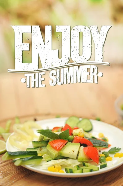 Bowl of salad with vegetables and greens — Stock Photo, Image