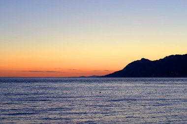 Hırvatistan güzel turuncu günbatımı.