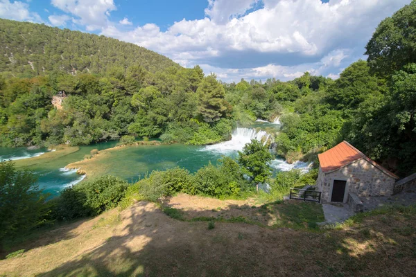 Panorama över några vattenfall av floden Krka i Krka national — Stockfoto