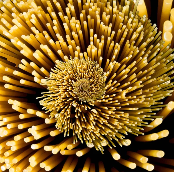 Pasta Spiral Ona Black — Stock Photo, Image