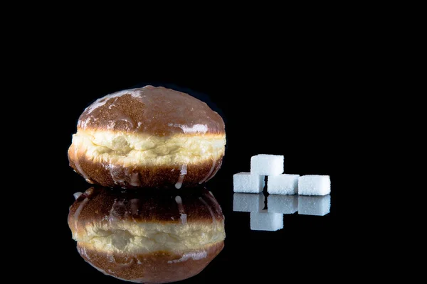 Donut. Comparison of sugar content. — Stock Photo, Image
