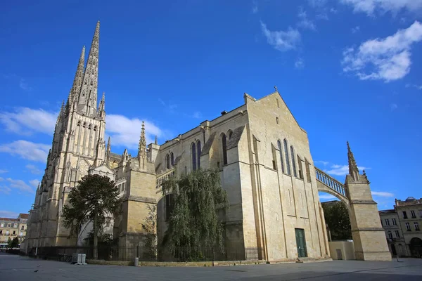 Belle cathédrale Sainte-André qui date du 12ème et 14ème siècle et est un site du patrimoine mondial de l'UNESCO, dans le centre de la ville, Bordeaux, France — Photo
