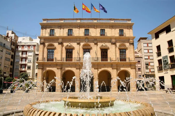 Castellon City Council or Palau Municipal is the seat of the municipal council of the city of Castellon de la Plana. Baroque style, overlooks the Plaza Mayor, in front of the co-cathedral of Santa Maria and El Fadr .