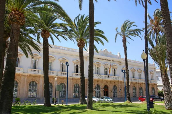 Hermoso Edificio Autoridad Portuaria Cartagena Bajo Las Palmeras Murcia España —  Fotos de Stock