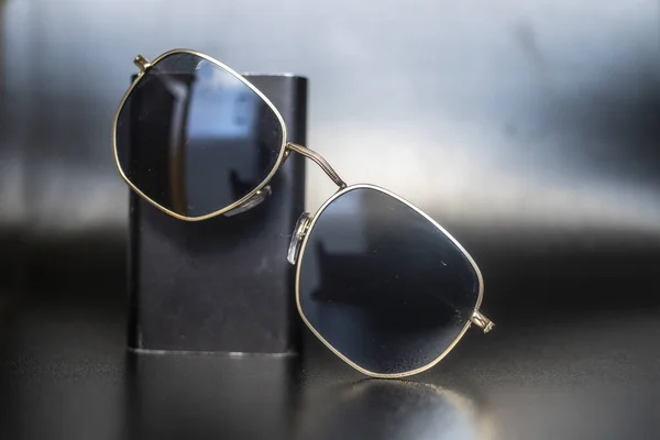 Style Black Sunglasses Dark Blurred Background Beautiful Angle — Stock Photo, Image