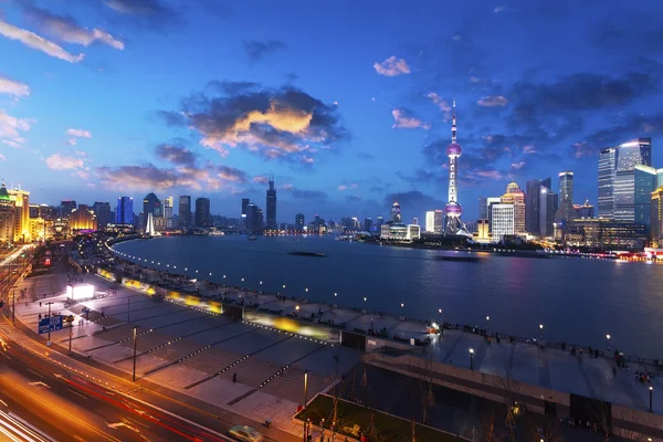วิวกลางคืนของเซี่ยงไฮ้ ประเทศจีน — ภาพถ่ายสต็อก