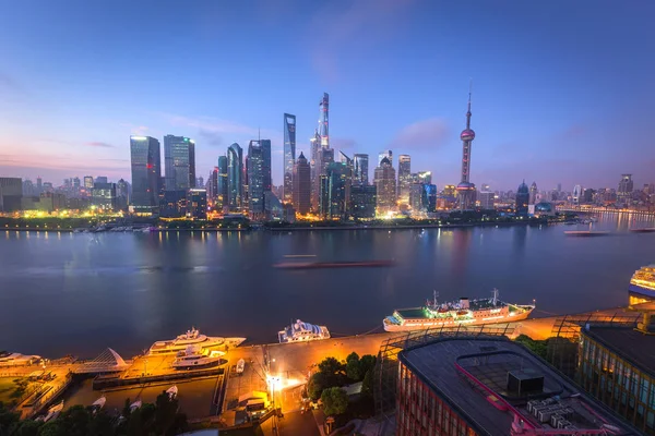 China Shanghai skyline pela manhã — Fotografia de Stock