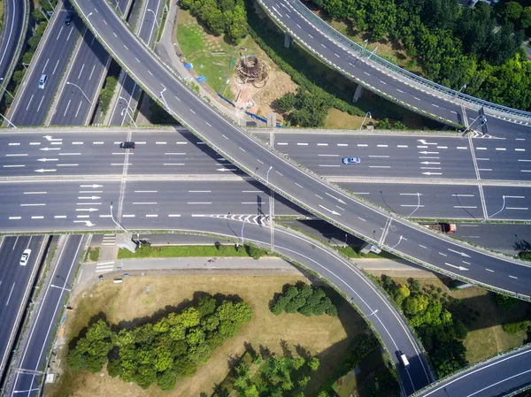 公路立交桥的鸟瞰图 — 图库照片