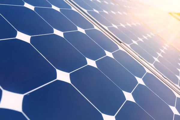 Neue Energie-Sonnenkollektoren — Stockfoto