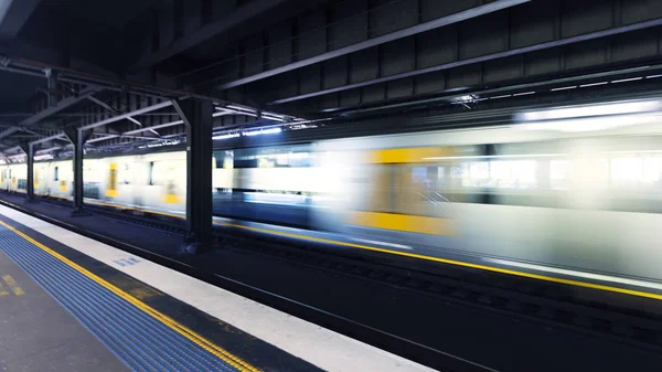 空的悉尼地铁站台 — 图库照片
