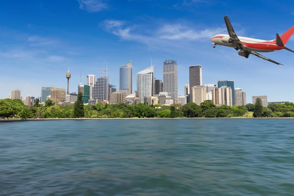 悉尼城市建筑和现代航空运输 — 图库照片