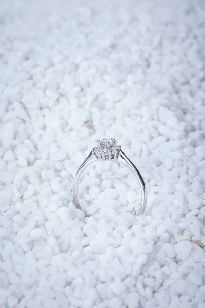 Hermoso anillo de diamante — Foto de Stock