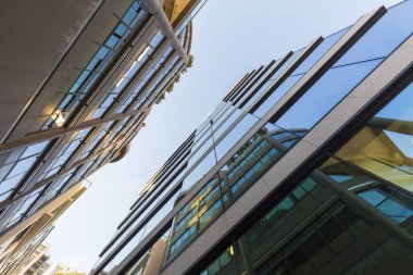 Sydney Şehir Mimarisi, Seyahat 