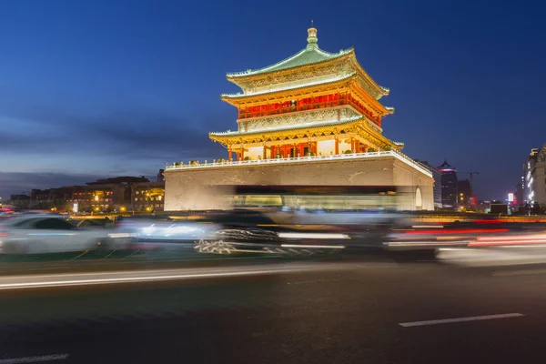 Xi'an město budova v noci — Stock fotografie