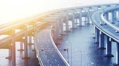 Deniz geçidi köprüsü, mimari