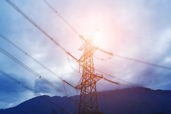 Power substation tower and electric power lines — Stock Photo, Image