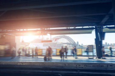 Sydney metro platformu, şehir