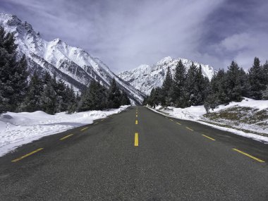 Çin Tibet, açık dağ yol kaldırım