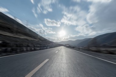 Modern kırsal yol. seyahat