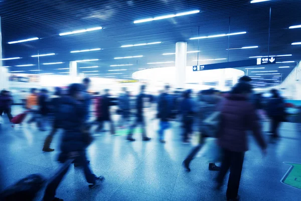 Subway platform flow — Stock Photo, Image