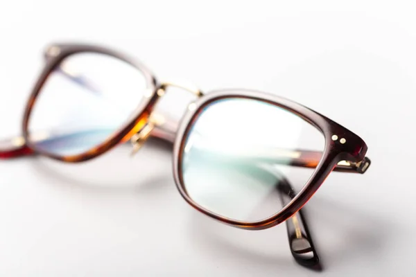 Gözlükler Beyaz Arkaplanda Izole Edildi — Stok fotoğraf