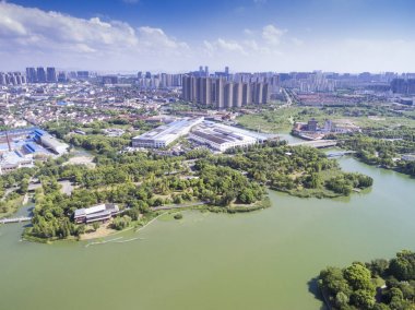 Şehir waterfront binanın havadan görünümü