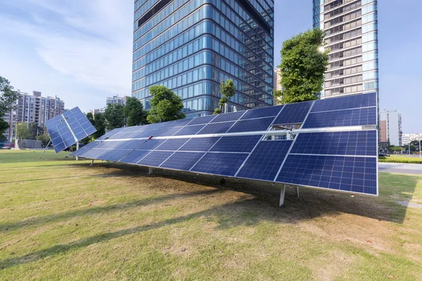 Napenergia Fotovoltaikus Energia Nemzedék Berendezés Városban — Stock Fotó