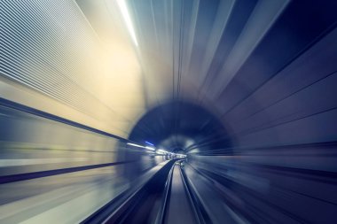 Sydney şehrinin bulanık dinamik manzarası, şehir metro tüneli
