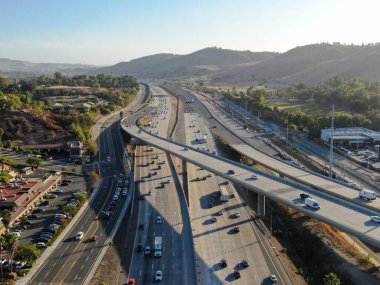 San Diego otoyolunun havadan görünüşü