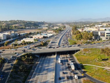 San Diego otoyolunun havadan görünüşü
