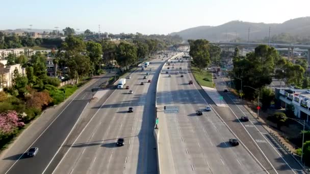 Flygfoto över motorvägen San Diego — Stockvideo