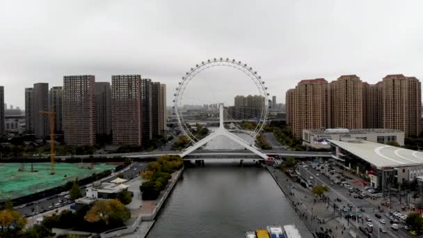 Luftaufnahme der Stadtlandschaft von Tianjin Riesenrad — Stockvideo