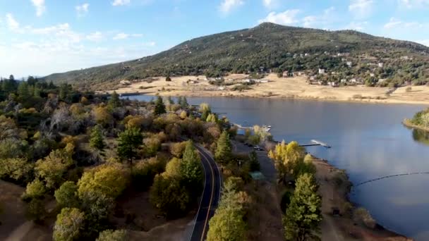 Vista aérea del lago Cuyamaca, California, EE.UU. — Vídeo de stock