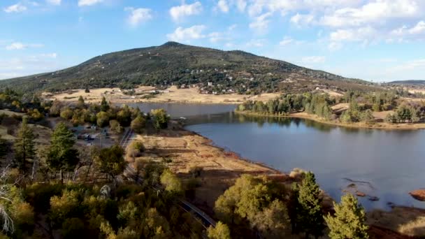 Luchtfoto van Lake Cuyamaca, California, Usa — Stockvideo