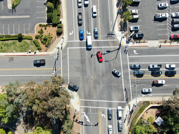 Widok z lotu ptaka na drogę krzyżową w Poway, San Diego County, Usa — Zdjęcie stockowe