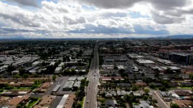 Arizona 'daki Scottsdale çöl şehrinin havadan görünüşü. Eyalet başkenti Phoenix' in doğusu.. 