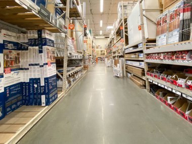 The Home Depot nalbur dükkanındaki koridor, San Diego, Usa