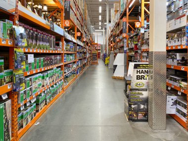 The Home Depot nalbur dükkanındaki koridor, San Diego, Usa