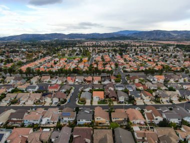 Geniş ölçekli yerleşim yerlerinin havadan görünüşü, Irvine, California