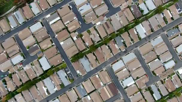 Pemandangan udara dari lingkungan perumahan berskala besar, Irvine, California — Stok Video