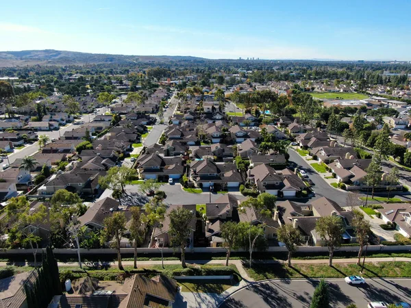 Irvine, California 'daki yerleşim yerlerinin hava görüntüsü — Stok fotoğraf