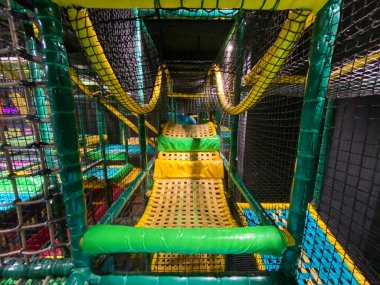 Modern çocukların oyun bahçesinde.