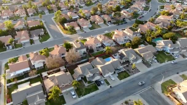 Vista aérea do bairro Menifee, vila subdivisão residencial durante o pôr do sol . — Vídeo de Stock