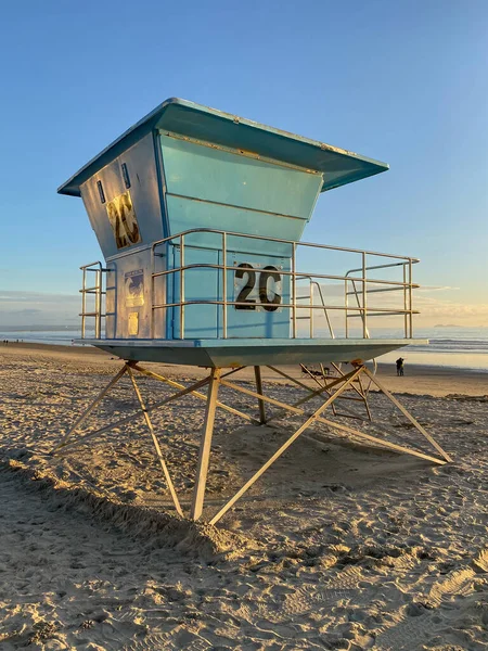 Záchranná věž na pláži Coronado během západu slunce — Stock fotografie