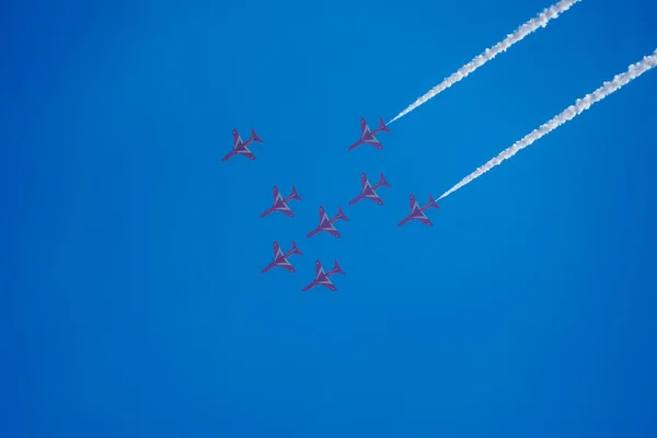 미 라마르 항공 쇼에서 영국 공군 곡예단의 로켓포 — 스톡 사진