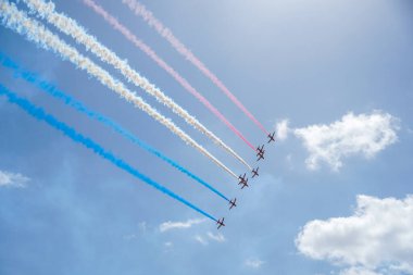Miramar Hava Gösterisi sırasında Kraliyet Hava Kuvvetleri Aerobatik Takım Okları