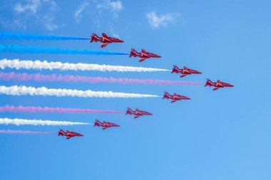 Miramar Hava Gösterisi sırasında Kraliyet Hava Kuvvetleri Aerobatik Takım Okları