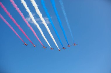 Miramar Hava Gösterisi sırasında Kraliyet Hava Kuvvetleri Aerobatik Takım Okları